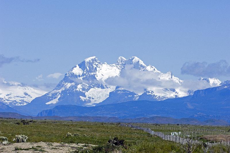 20071213 101734 D2X 4200x2800 v2.jpg - Torres des Paine National Park in the distance.  The park is entirely within Chile